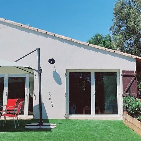 Location A La Semaine Apartment Neoules Exterior photo